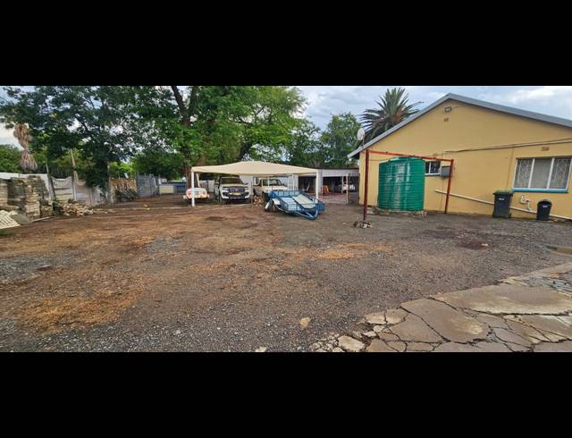 3 BEDROOM FREESTANDING FOR SALE IN OOS EINDE